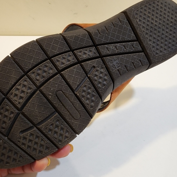 WOMEN'S Caramel Leather Upper Flat Cushioned Thong Sandals size 10 - Picture 7 of 14